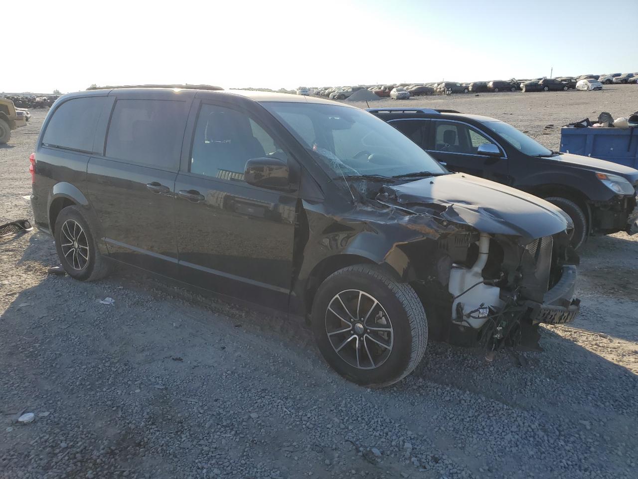 VIN 2C4RDGEG8KR564241 2019 DODGE CARAVAN no.4