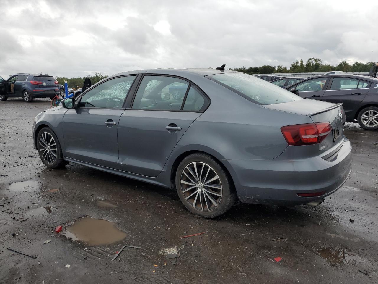 3VWD17AJ4GM399417 2016 VOLKSWAGEN JETTA - Image 2