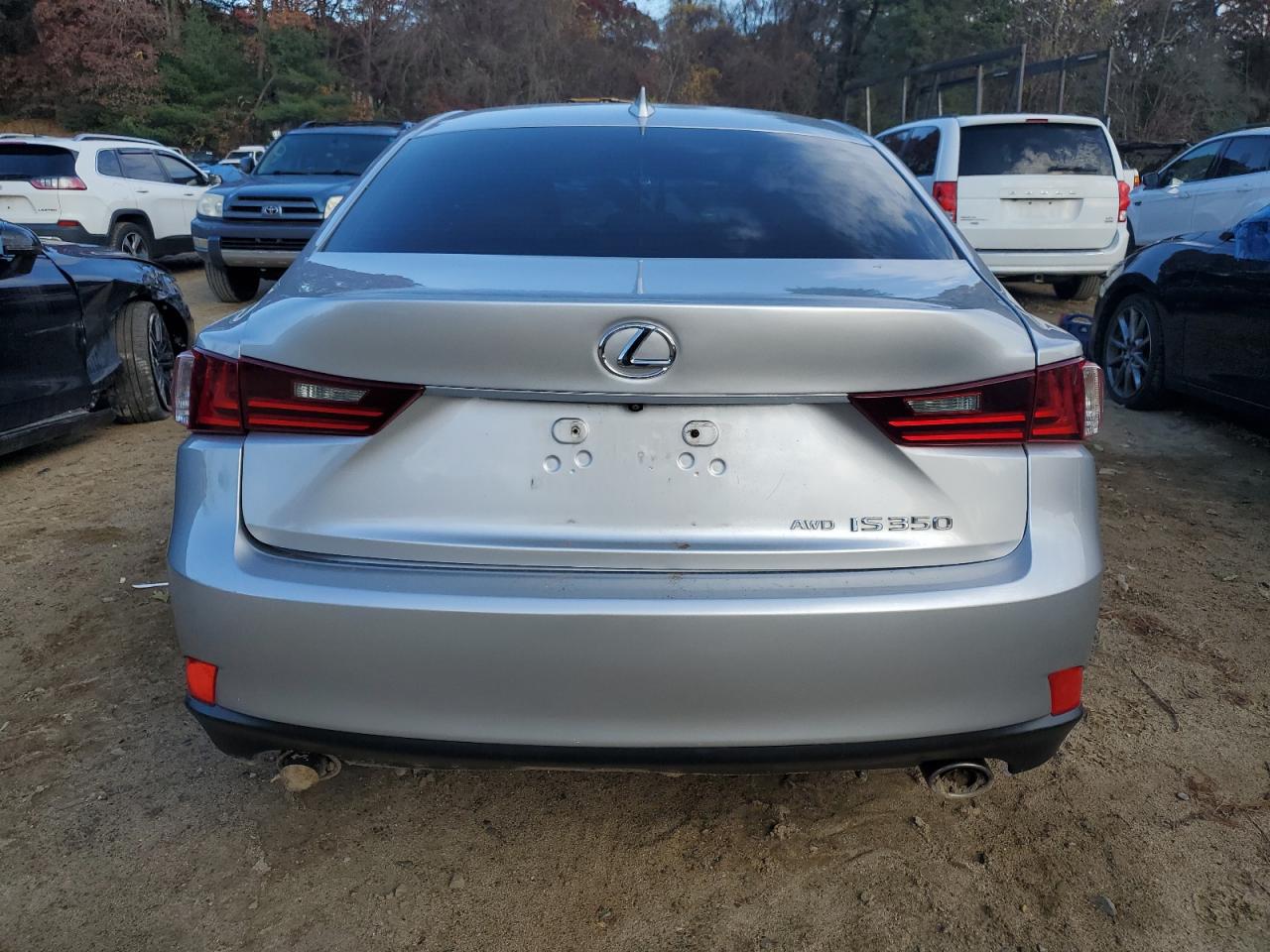 2015 Lexus IS - Image 6