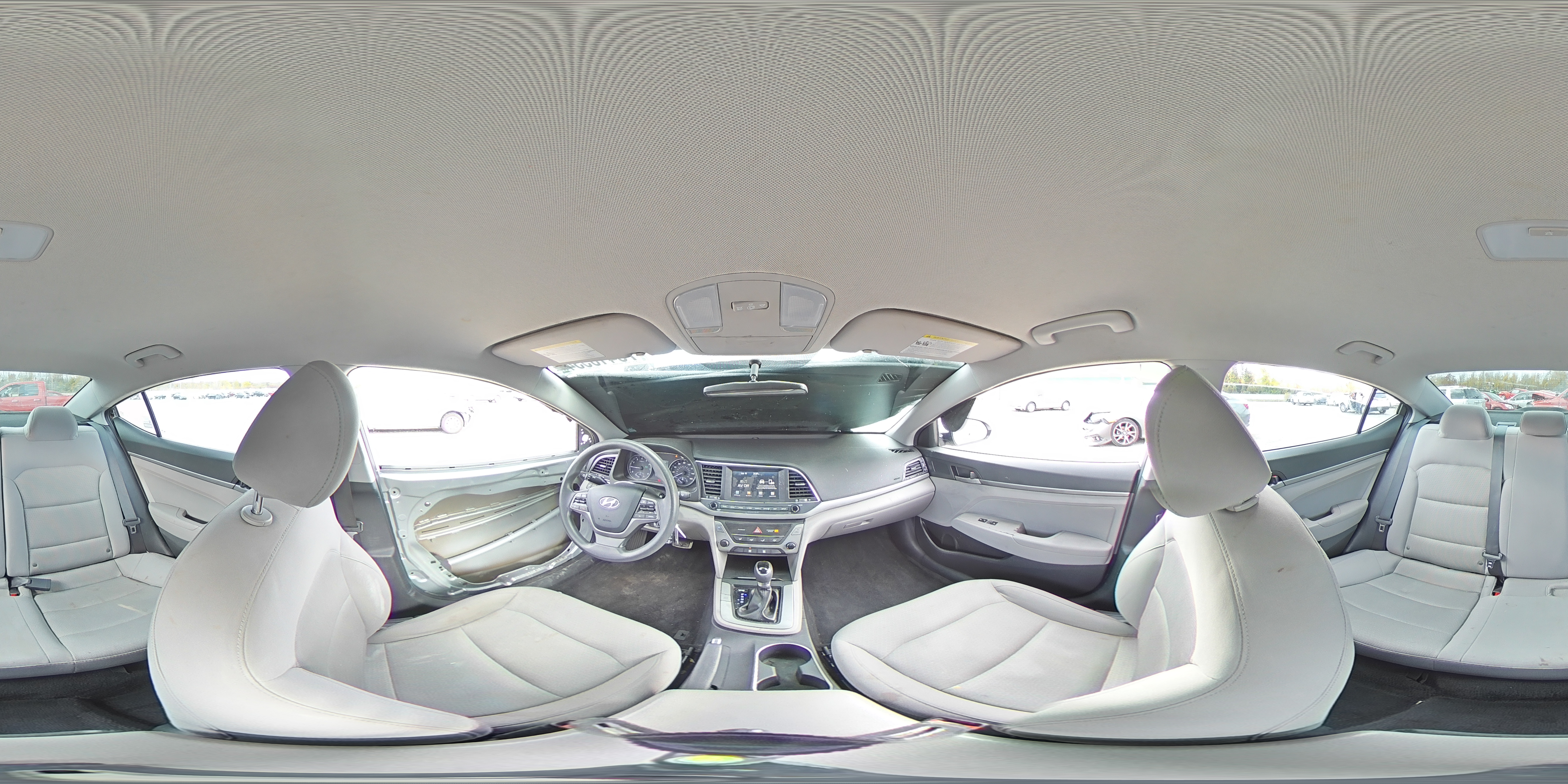 2018 Hyundai Elantra - Image 13