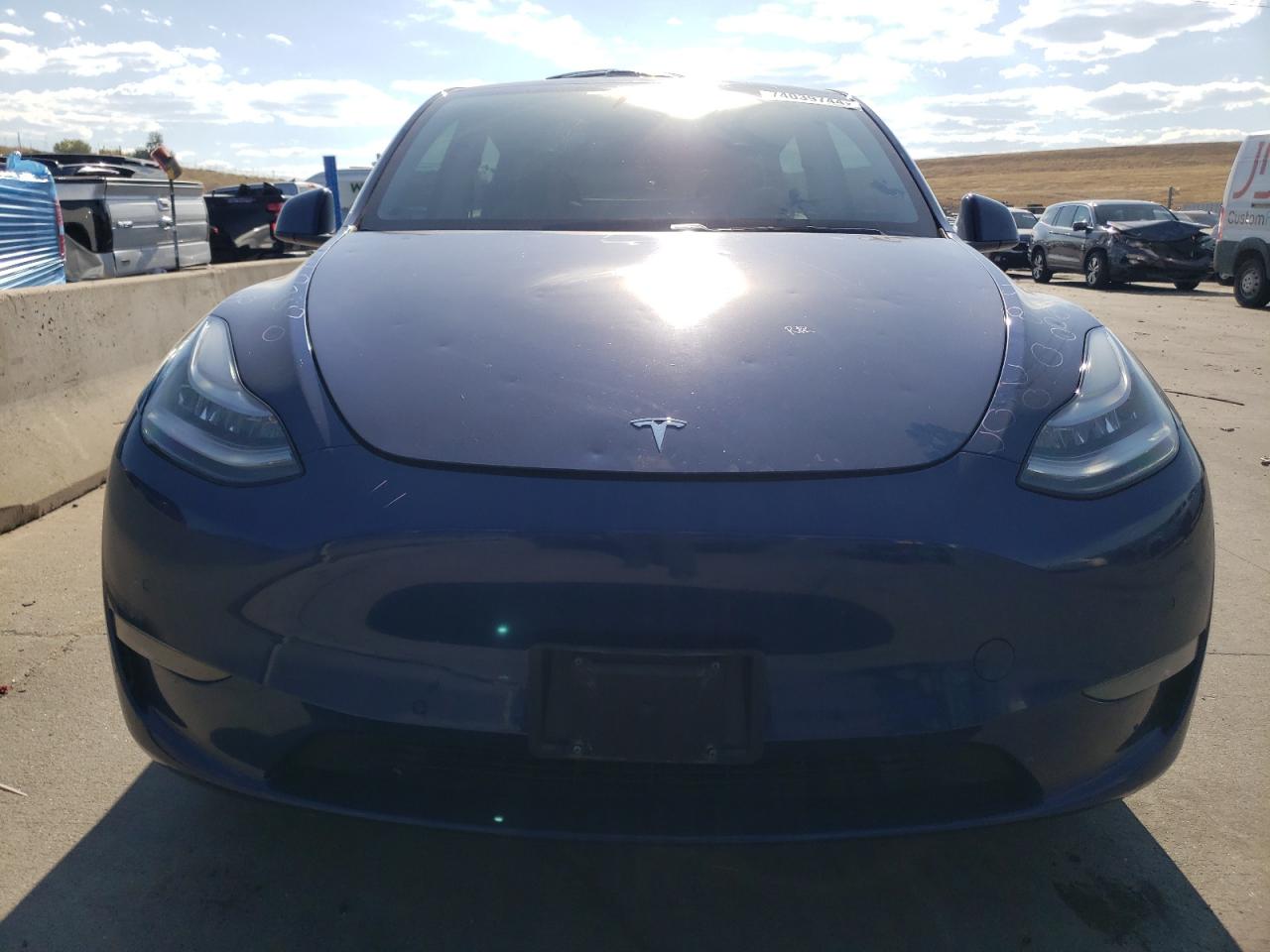 5YJYGDEE5MF083880 2021 Tesla Model Y