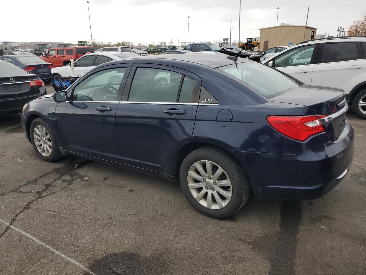 2014 Chrysler 200 - Image 2