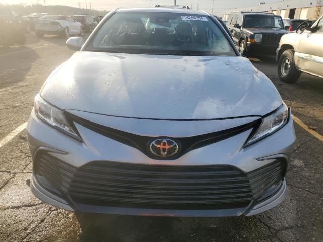  TOYOTA CAMRY 2024 Сріблястий