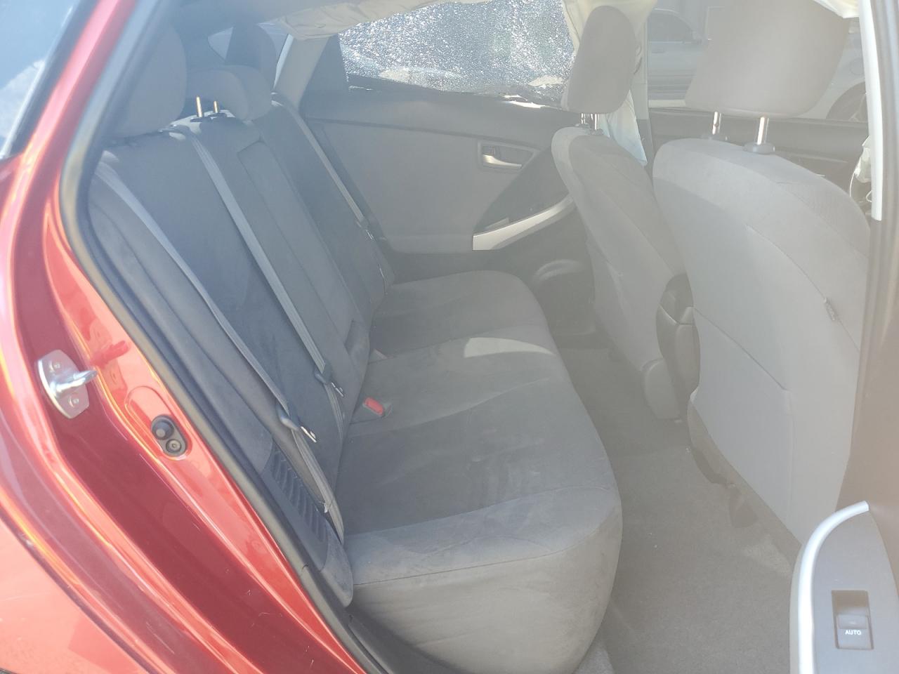 2015 Toyota Prius - Image 10