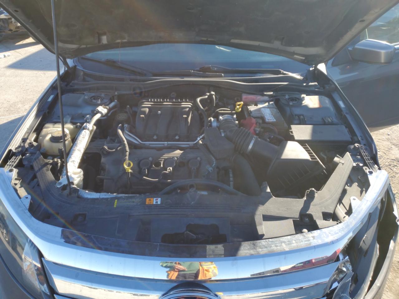 2012 Ford Fusion - Image 12