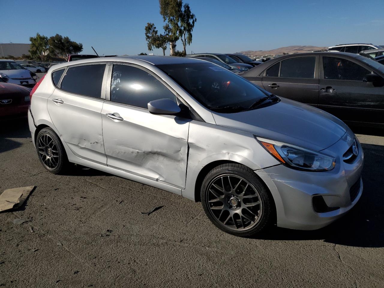 VIN KMHCT5AE3FU219771 2015 HYUNDAI ACCENT no.4