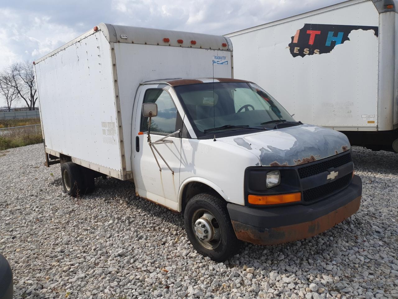 2003 Chevrolet Express - Image 4