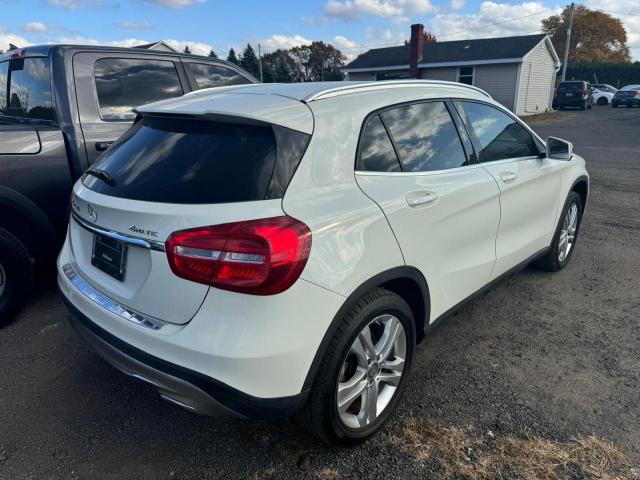 Parquets MERCEDES-BENZ GLA-CLASS 2015 Biały