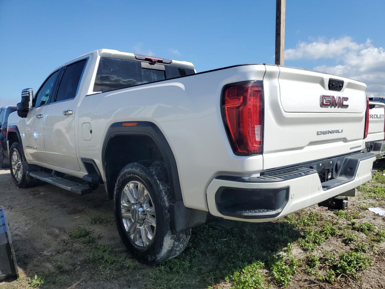 2020 GMC Sierra - Image 2