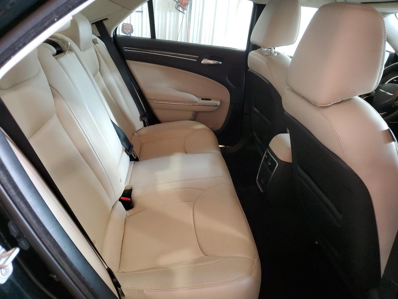 2016 Chrysler 300 Limited VIN: 2C3CCAAG4GH224601 Lot: 76097924