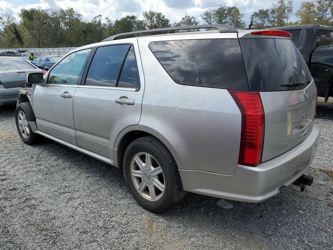 2005 Cadillac SRX - Image 2