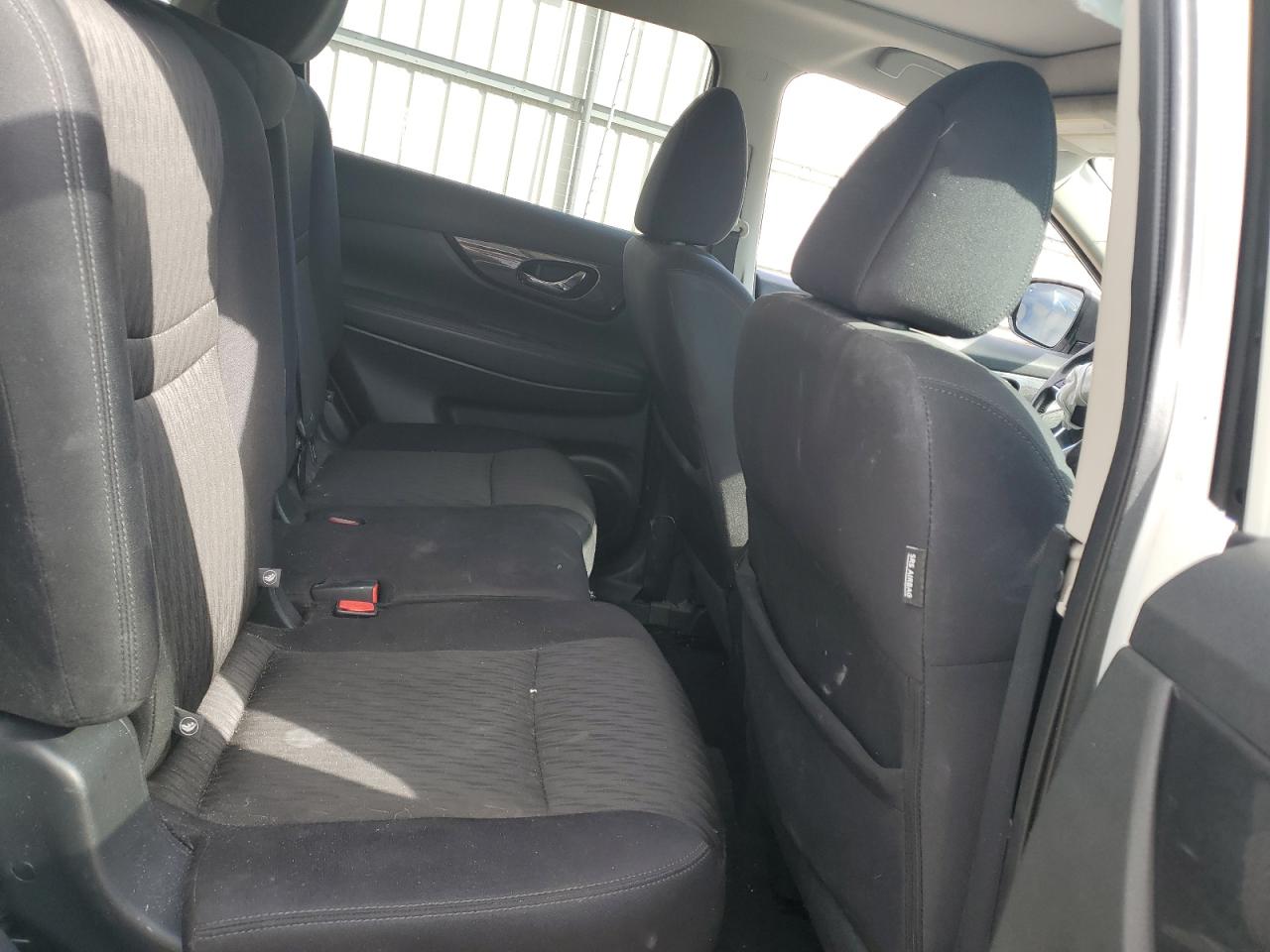 2017 Nissan Rogue - Image 11