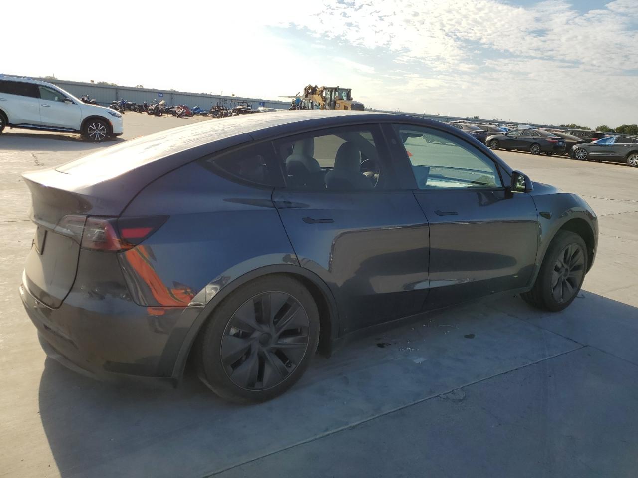 VIN 7SAYGDED8RA302555 2024 TESLA MODEL Y no.3