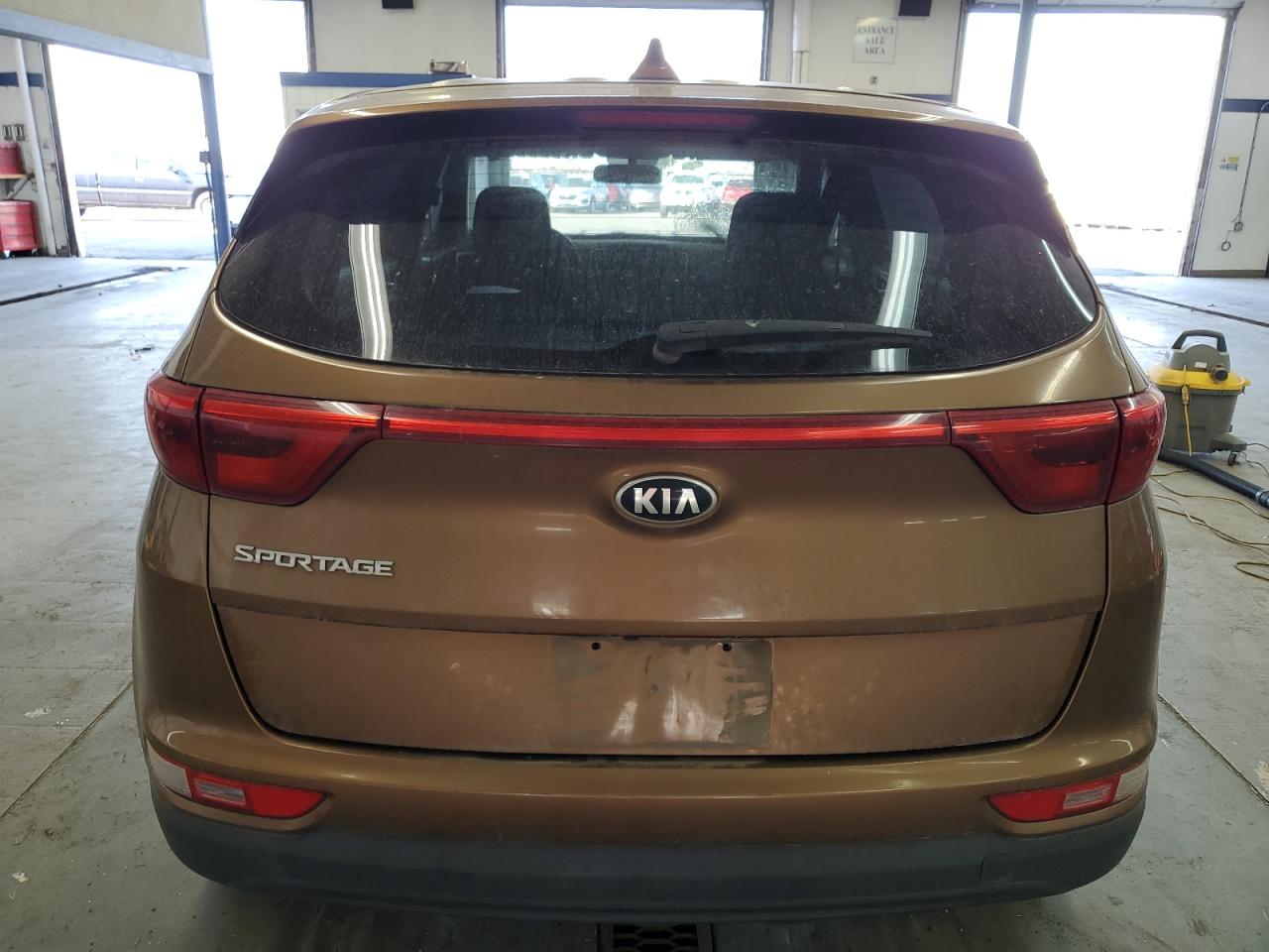 KNDPMCAC3H7227697 2017 Kia Sportage Lx