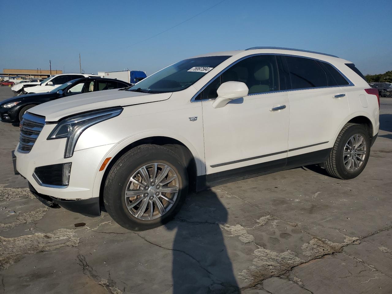 2017 CADILLAC XT5