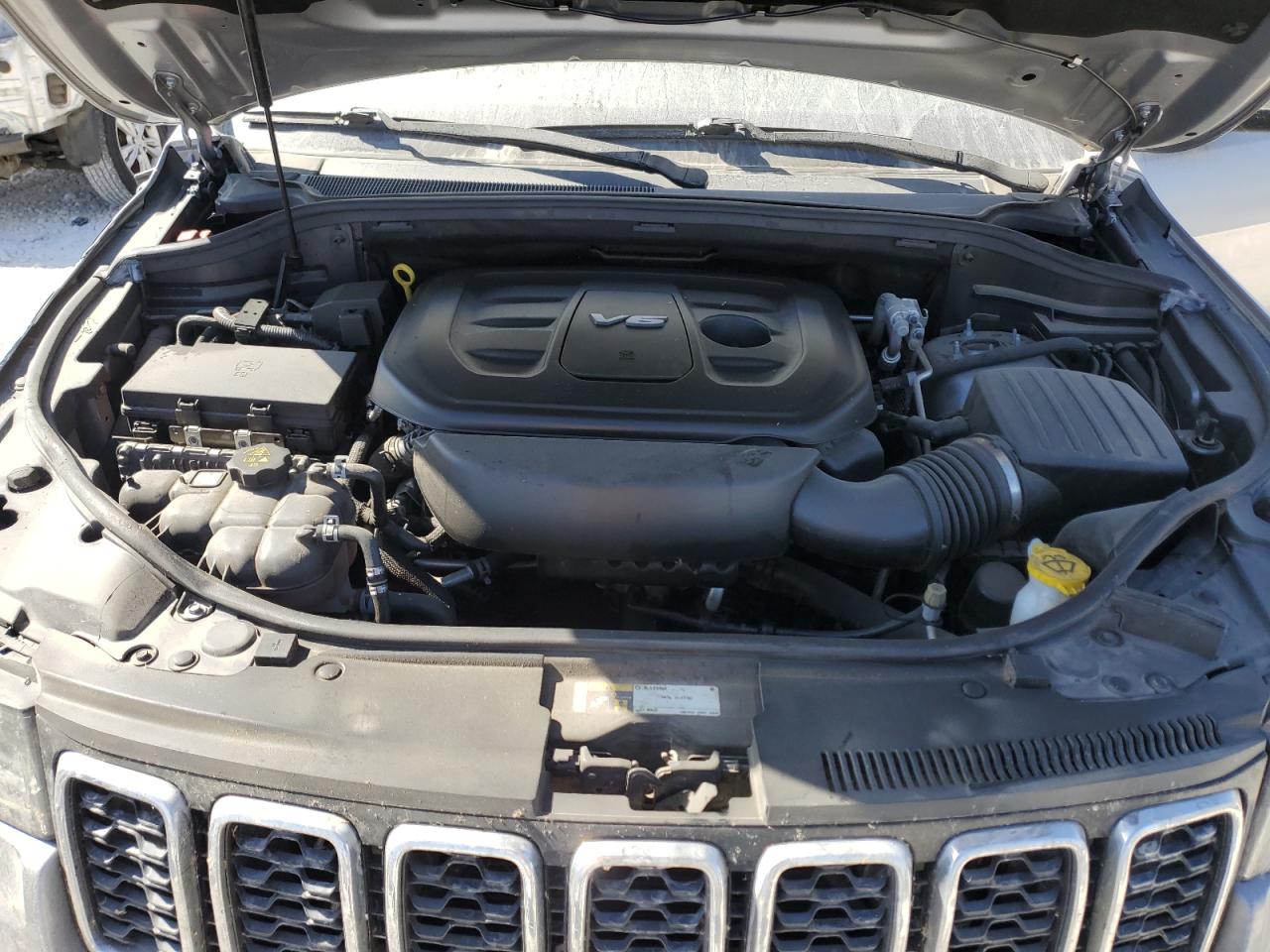 2019 Jeep Grand Cherokee - Image 12
