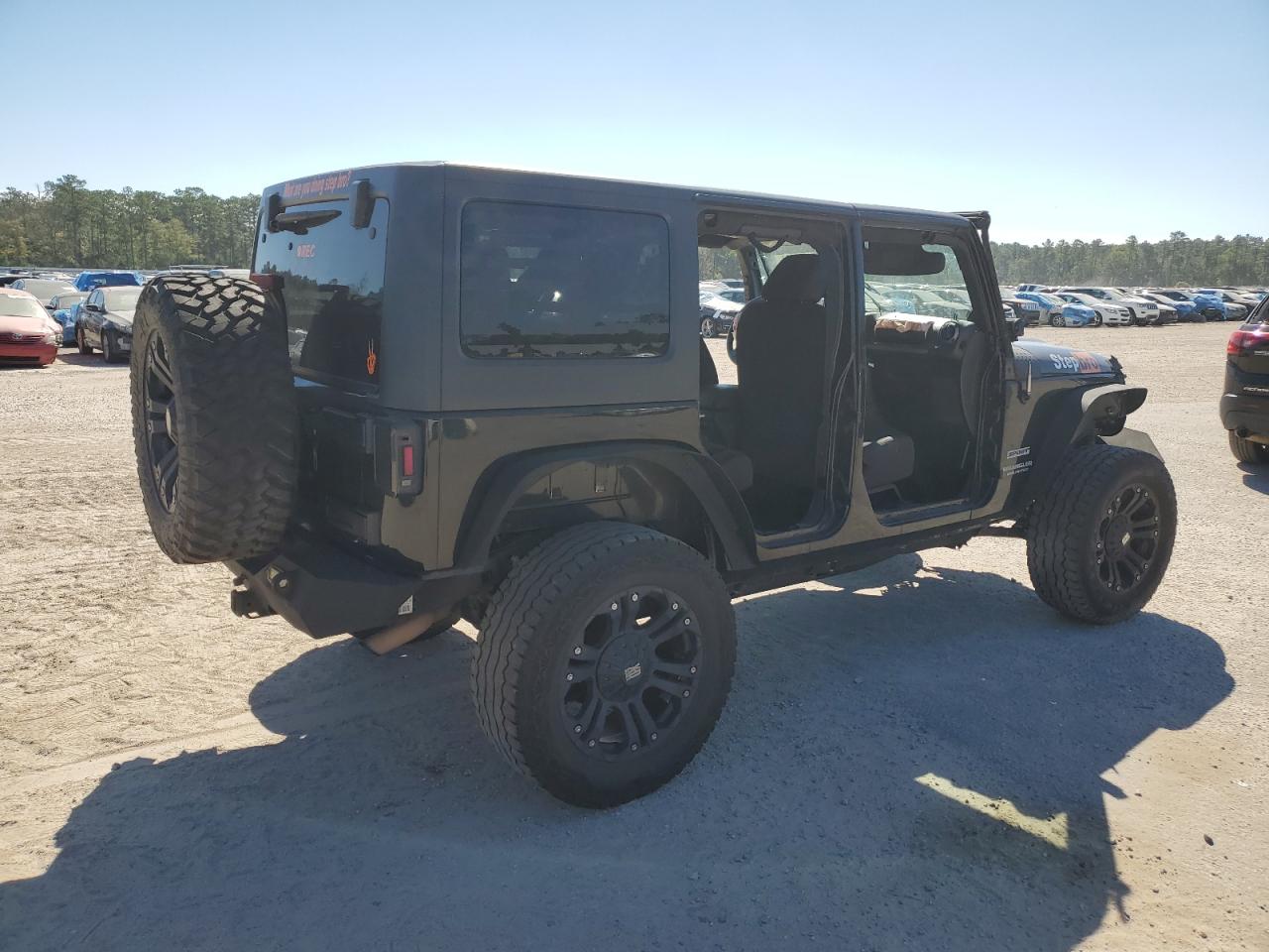 2014 Jeep Wrangler Unlimited Sport VIN: 1C4BJWDGXEL261156 Lot: 74999434