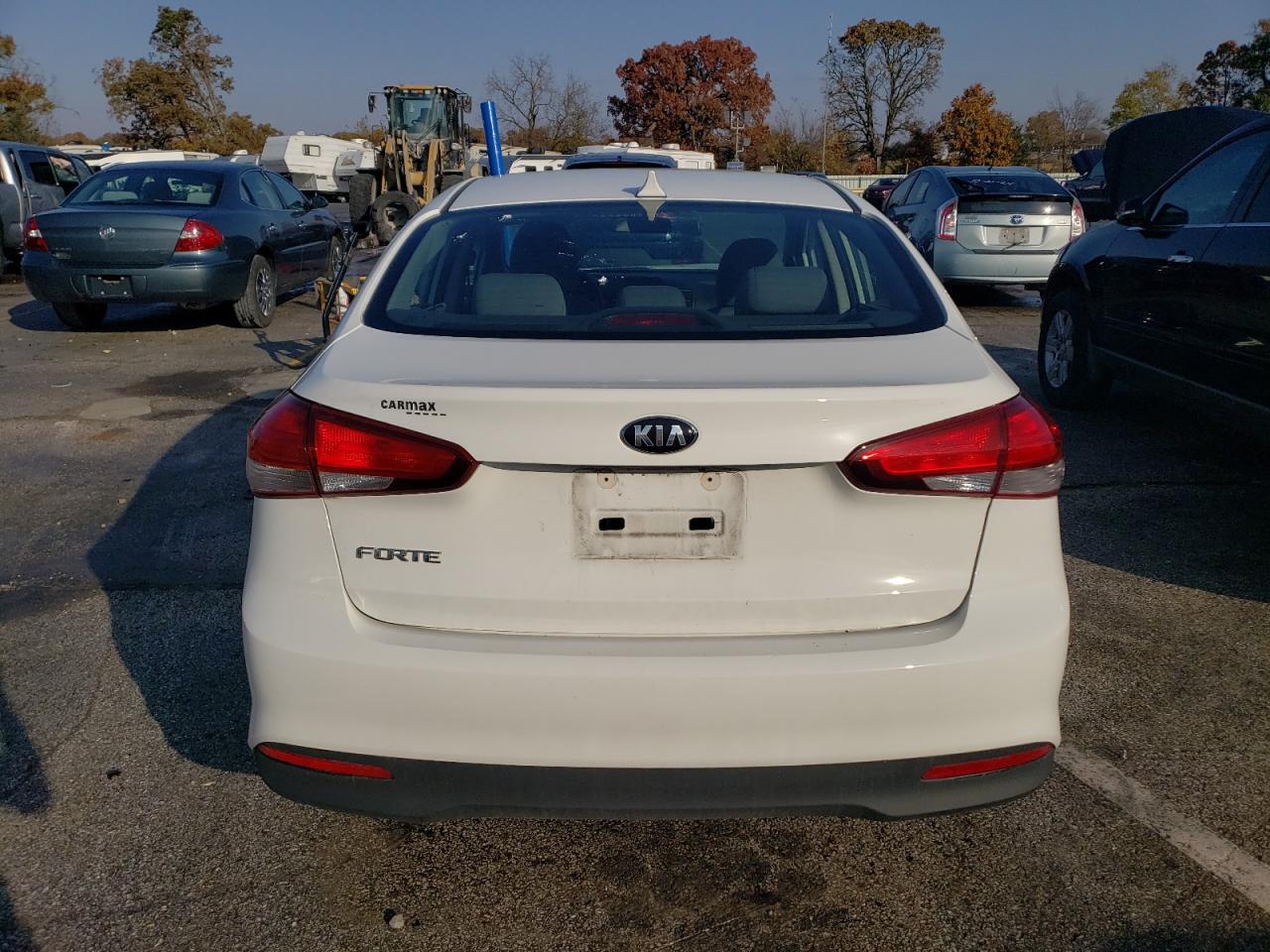 2017 Kia Forte Lx VIN: 3KPFK4A74HE079392 Lot: 76945584