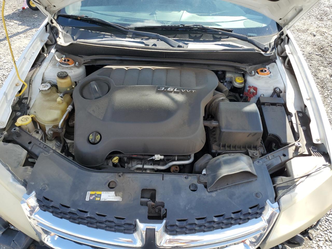 2013 Dodge Avenger - Image 11
