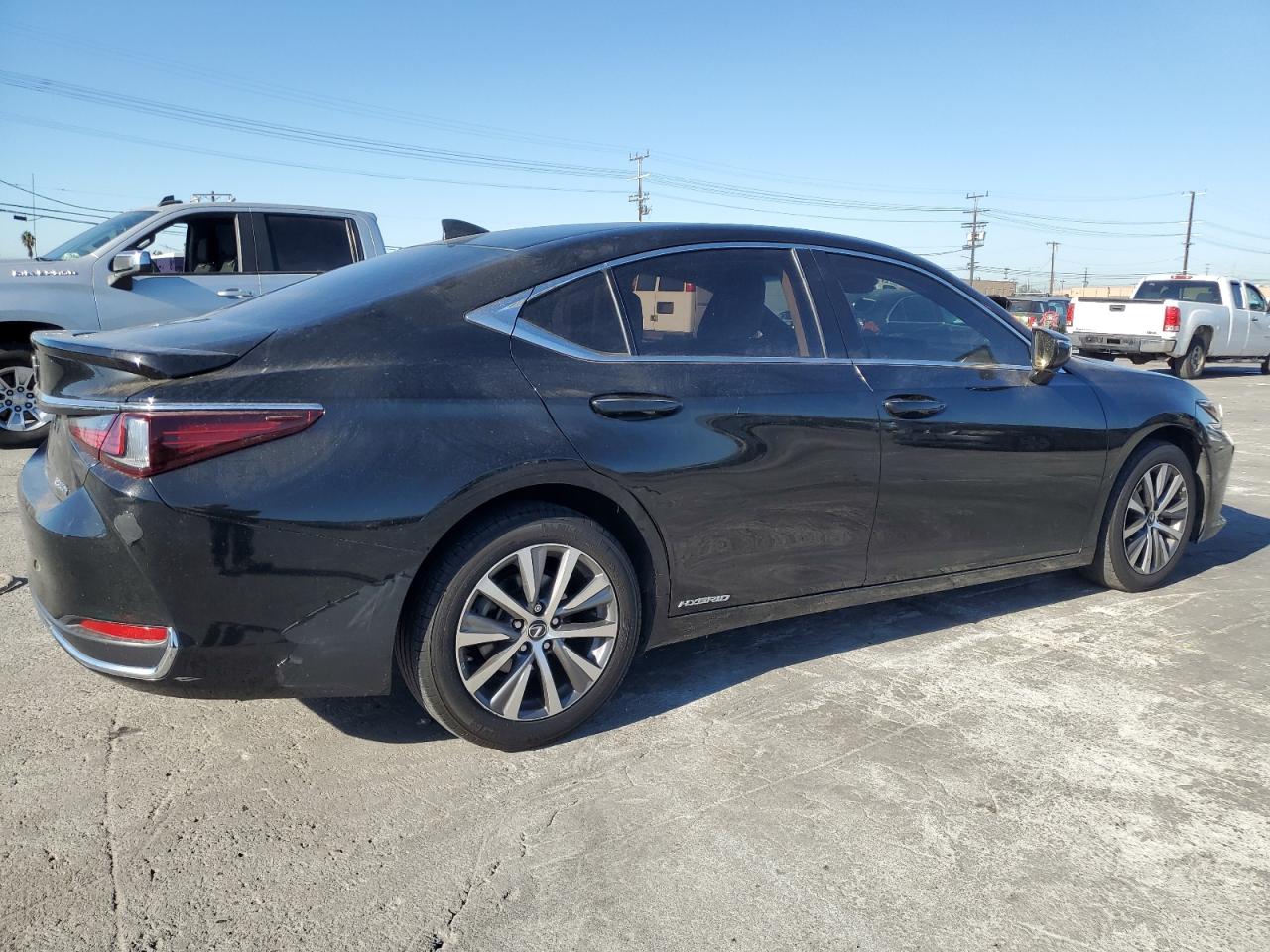 2021 Lexus ES - Image 3