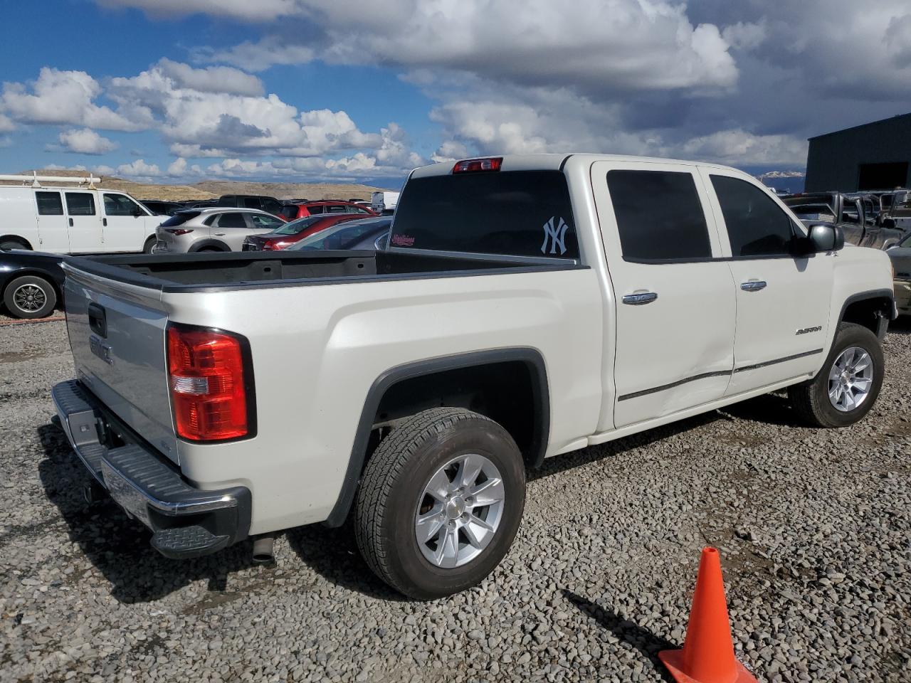 2014 GMC Sierra - Image 3