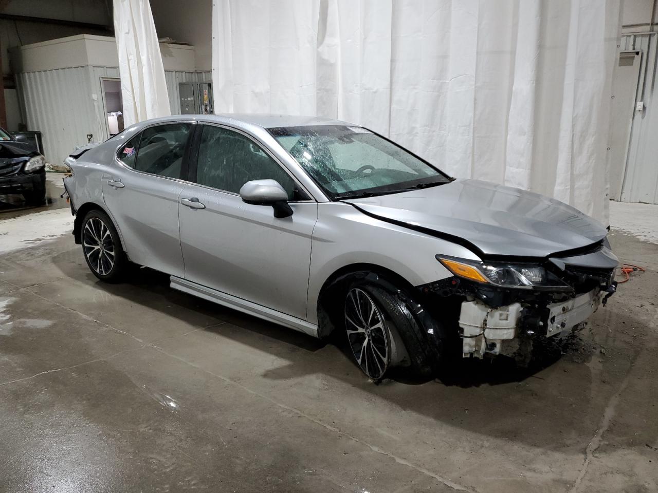 VIN 4T1B11HK0JU031823 2018 TOYOTA CAMRY no.4