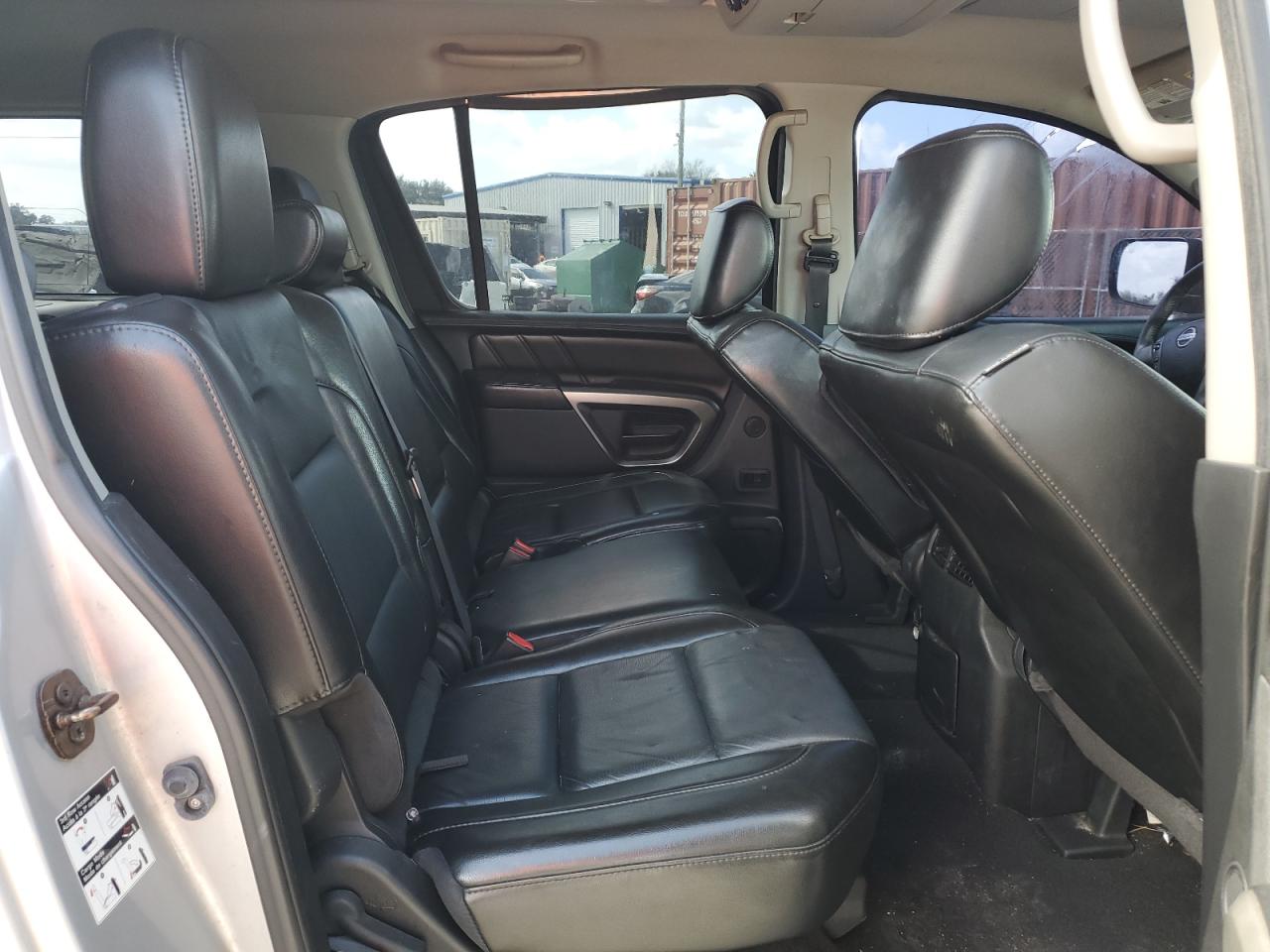 5N1BA0ND7FN618263 2015 Nissan Armada Sv