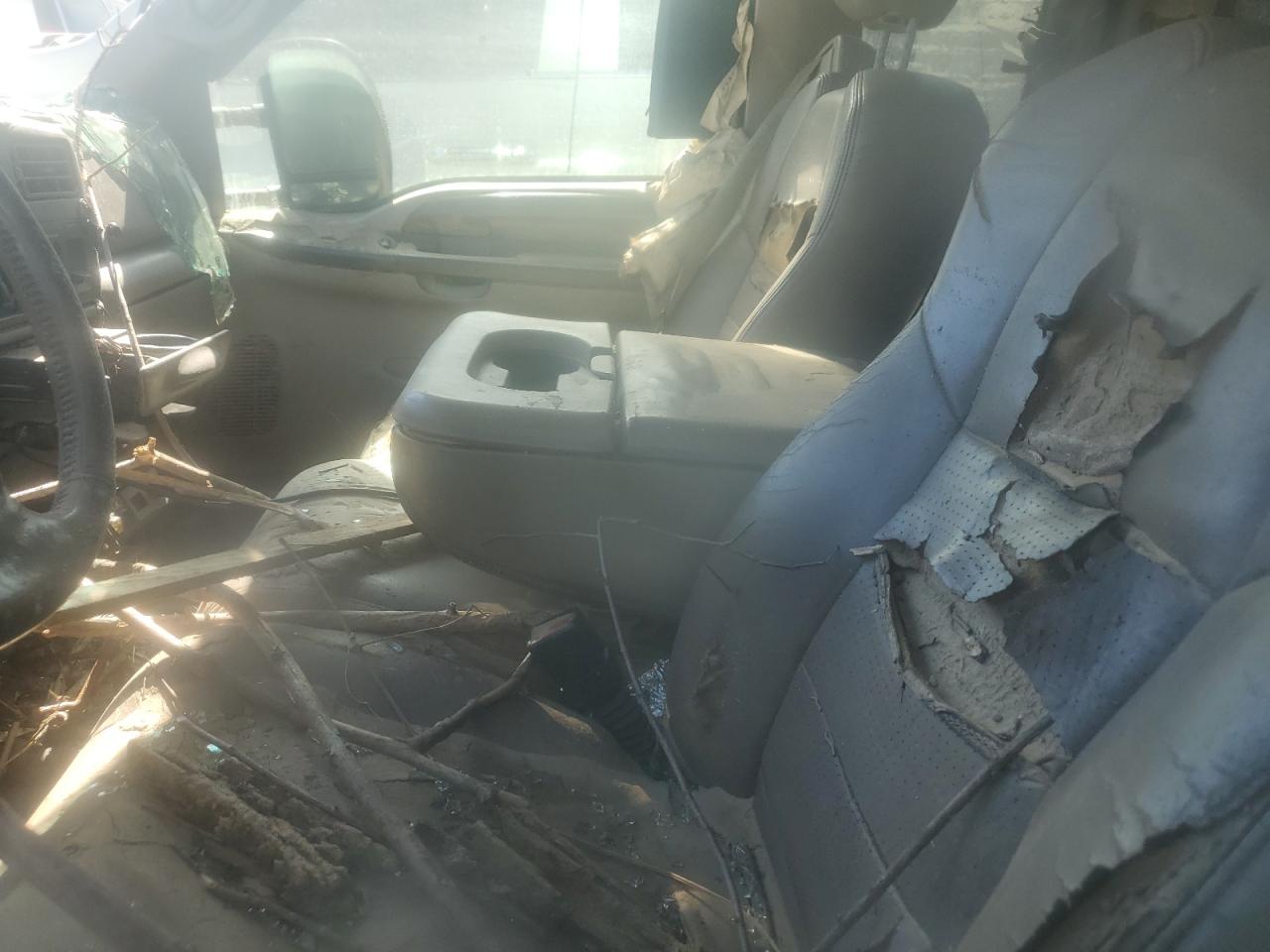 2002 Ford F250 - Image 7
