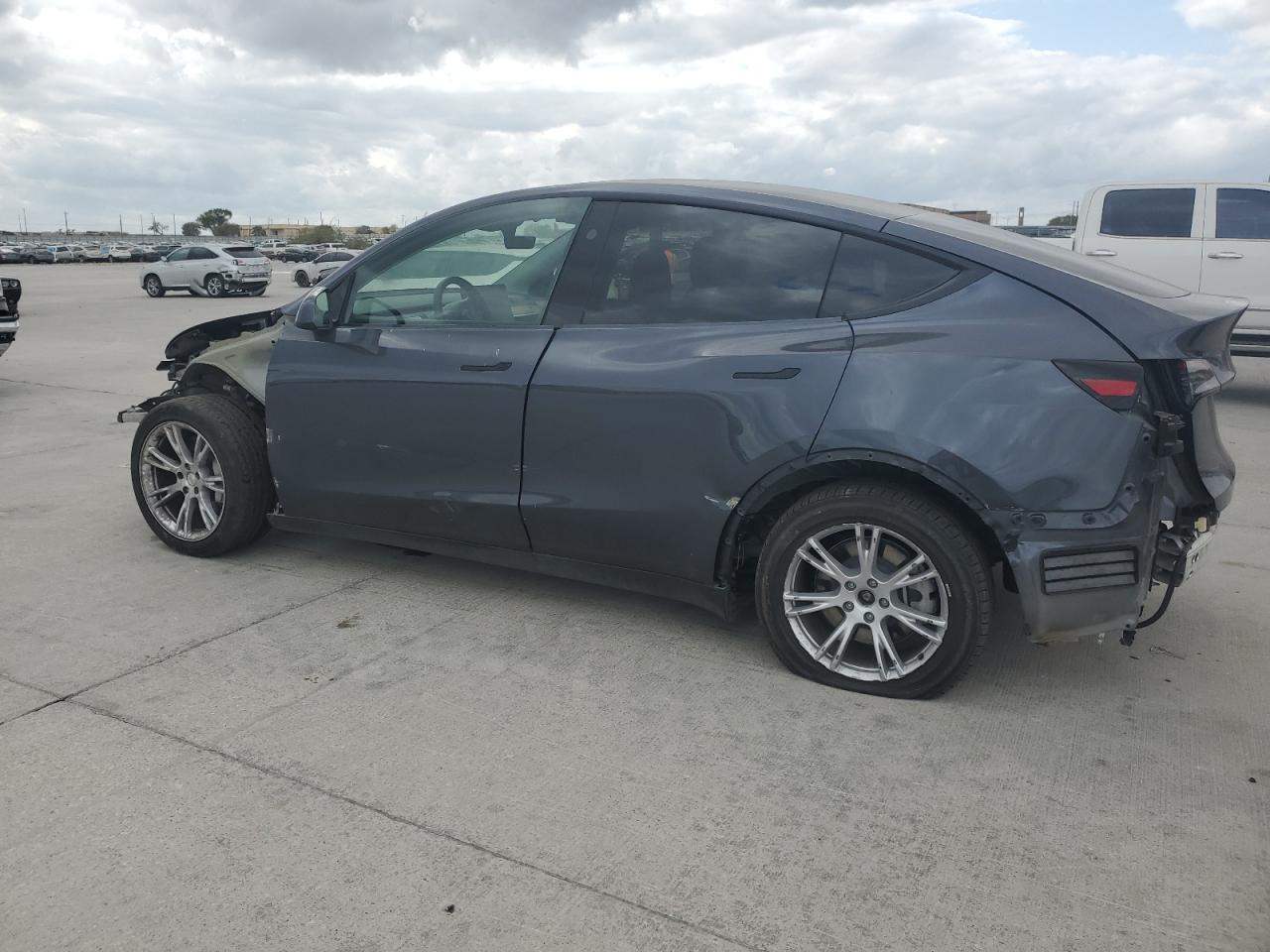 VIN 7SAYGDED9PF965231 2023 TESLA MODEL Y no.2