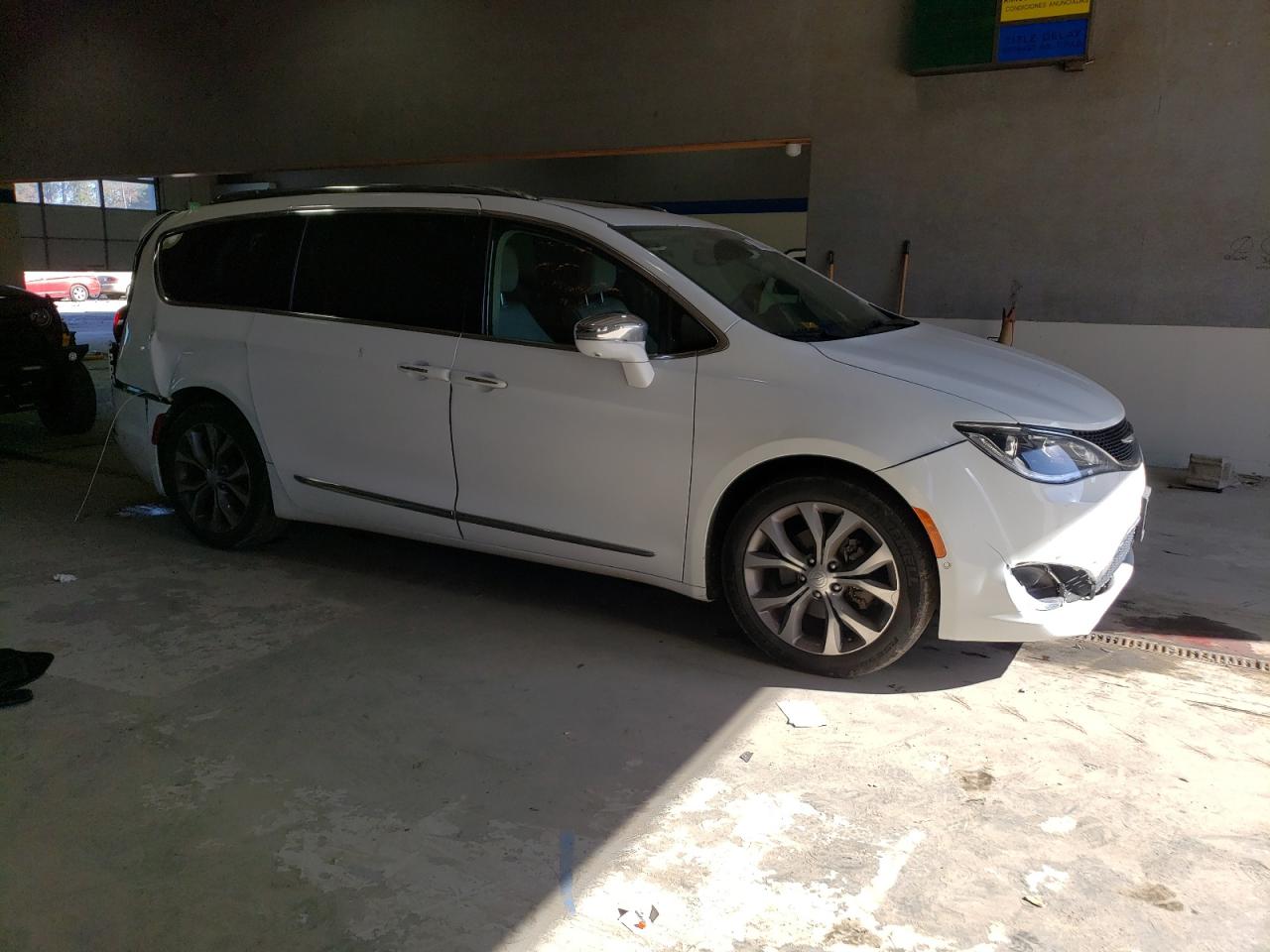 2020 Chrysler Pacifica - Image 4