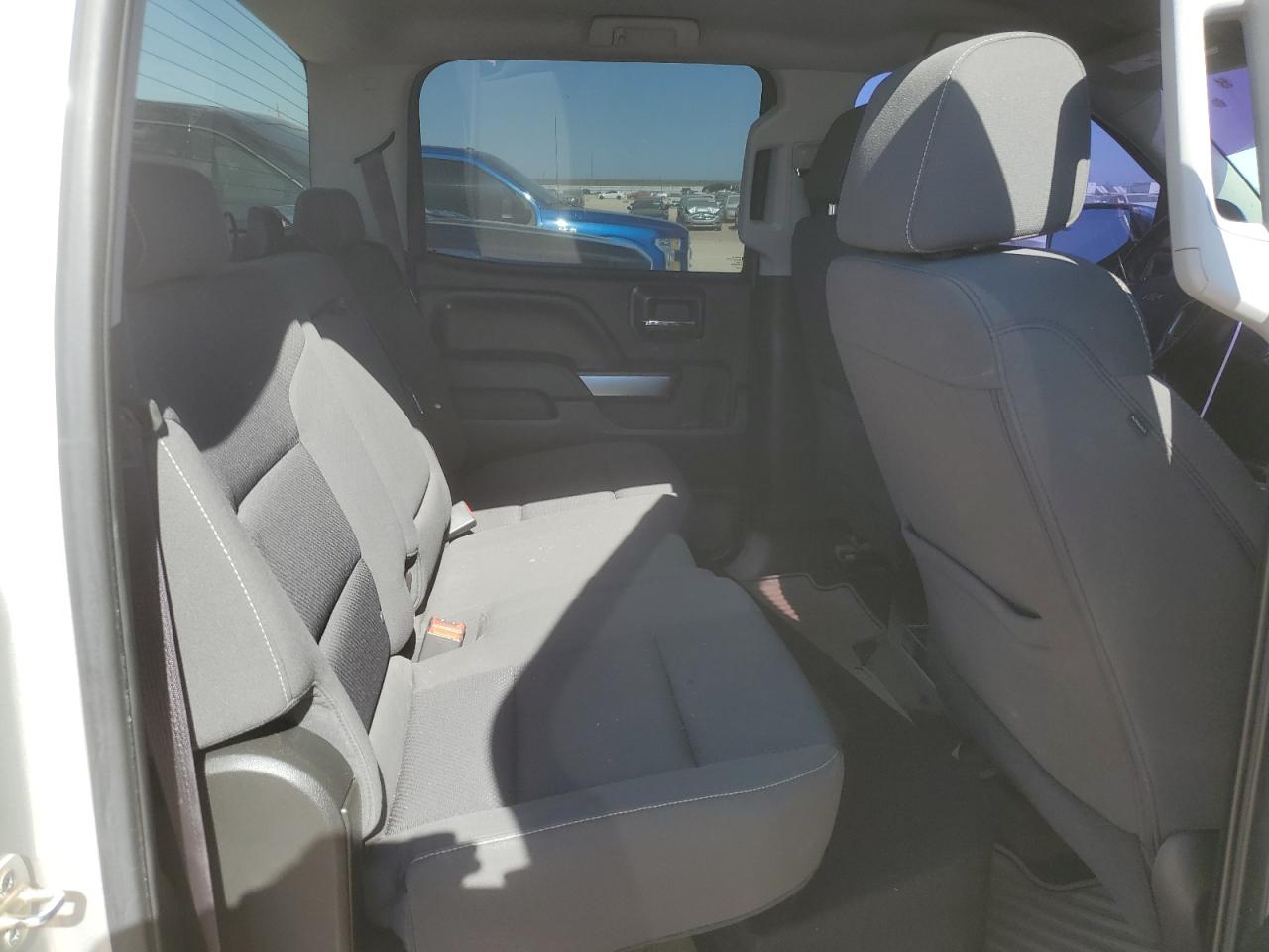 2016 Chevrolet Silverado - Image 10