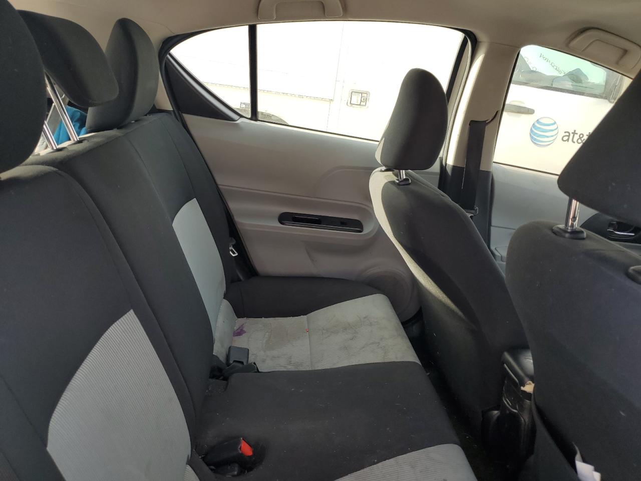 2014 Toyota Prius - Image 10