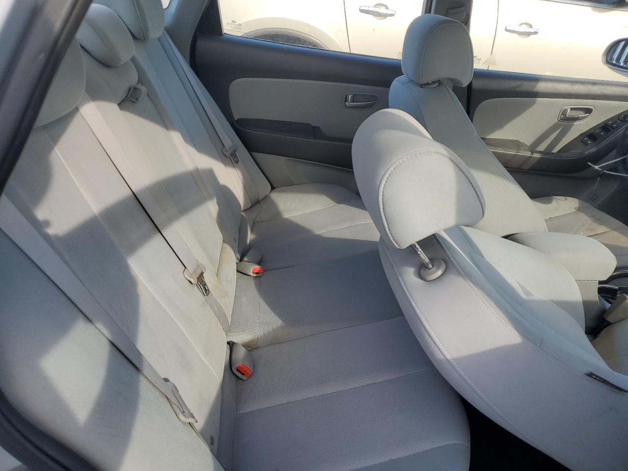 2009 Hyundai Elantra - Image 10