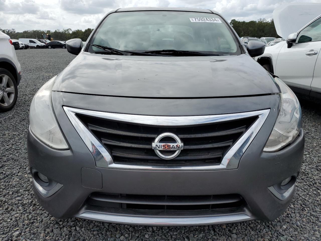 2018 Nissan Versa - Image 5
