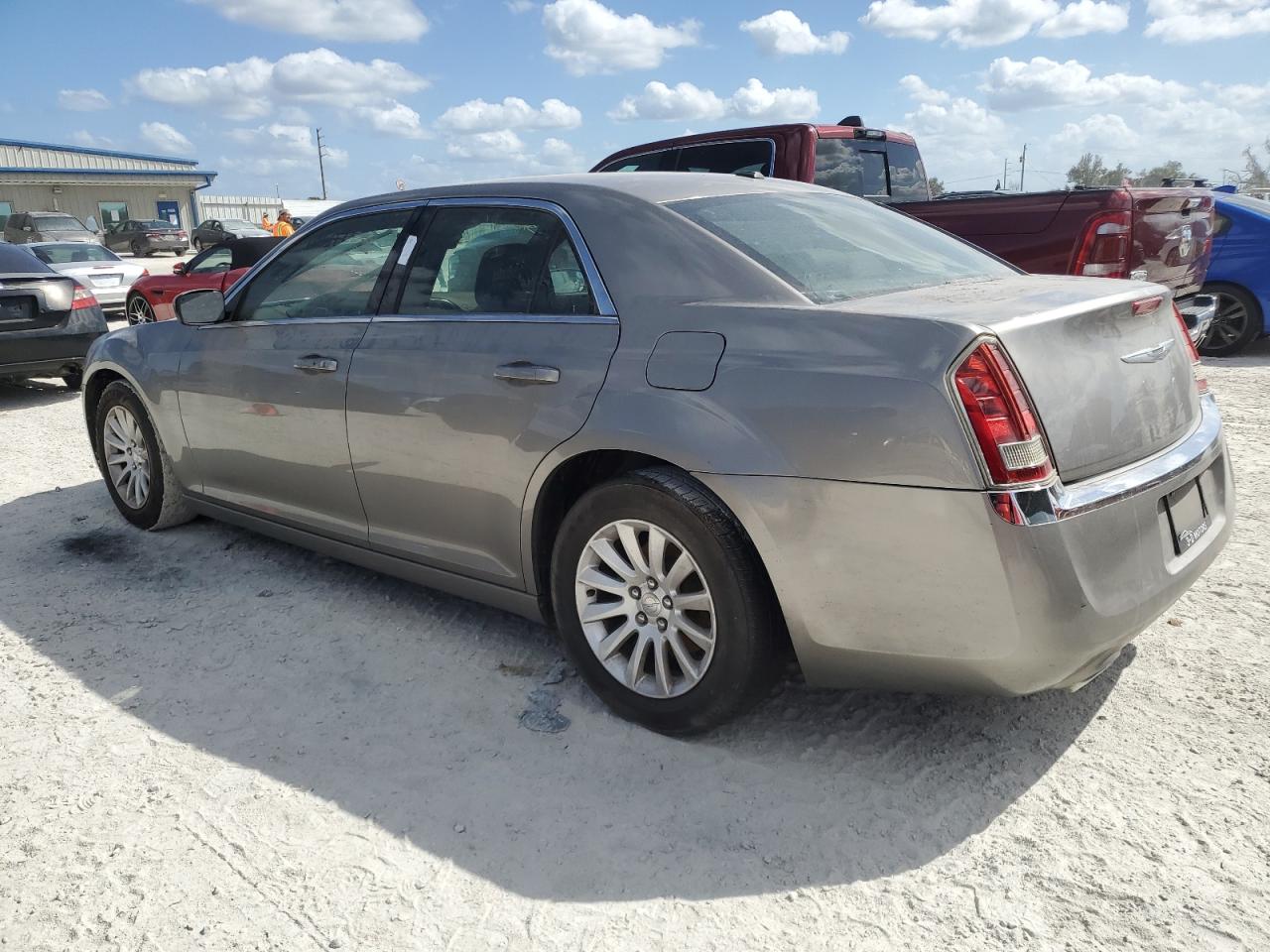 VIN 2C3CCAAG9EH175635 2014 CHRYSLER 300 no.2