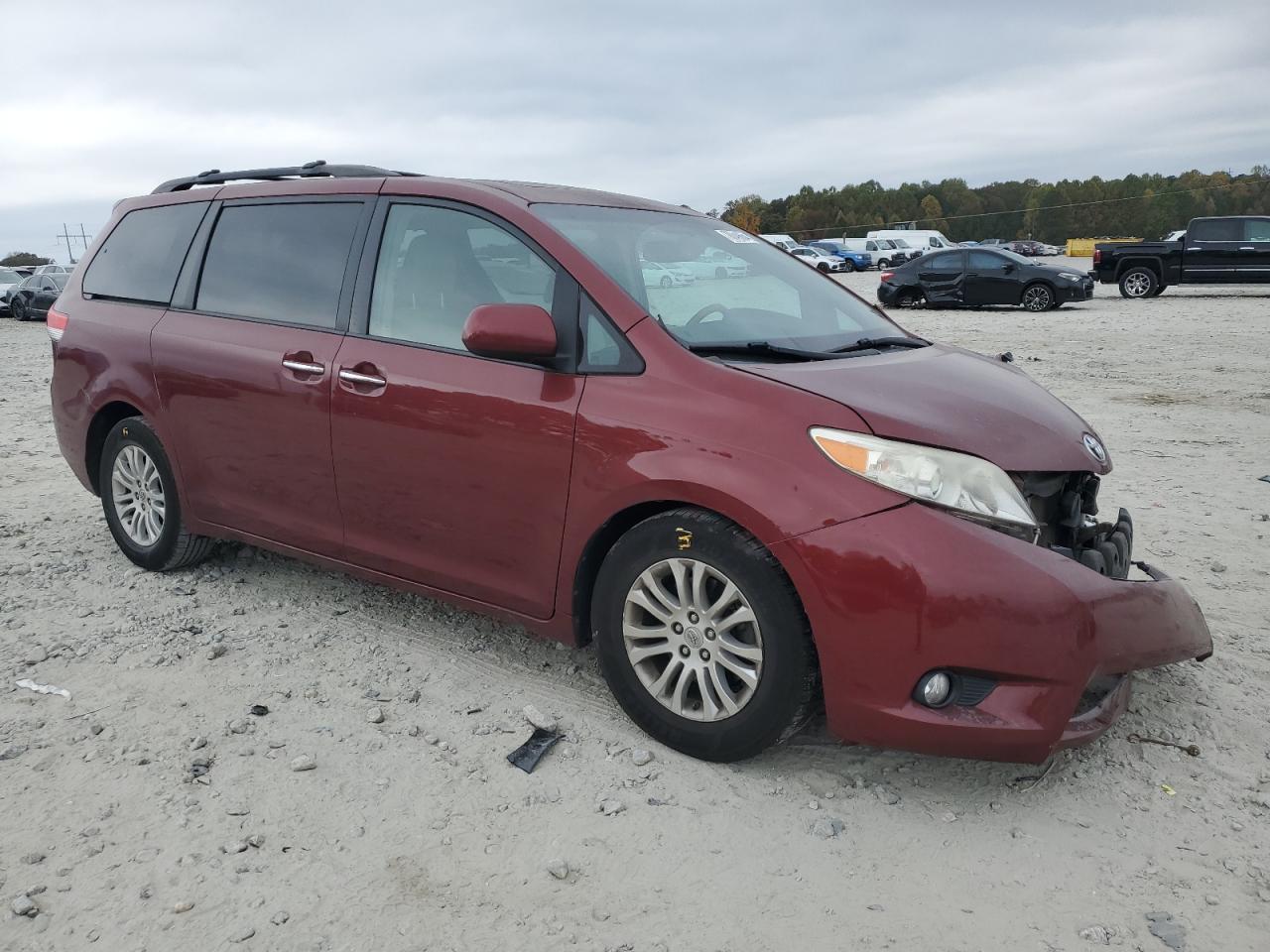 2014 Toyota Sienna - Image 4