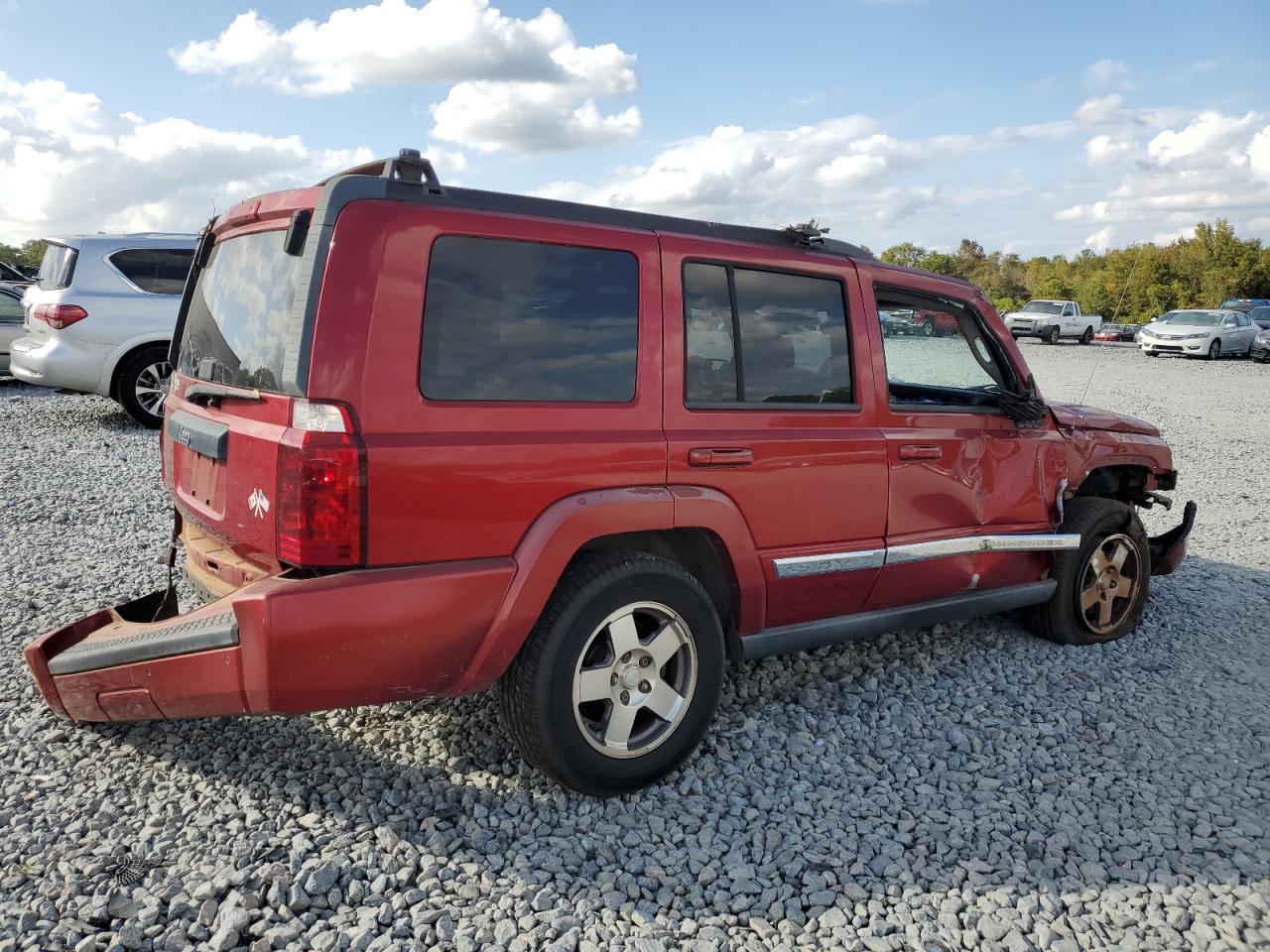 2010 Jeep Commander - Image 3