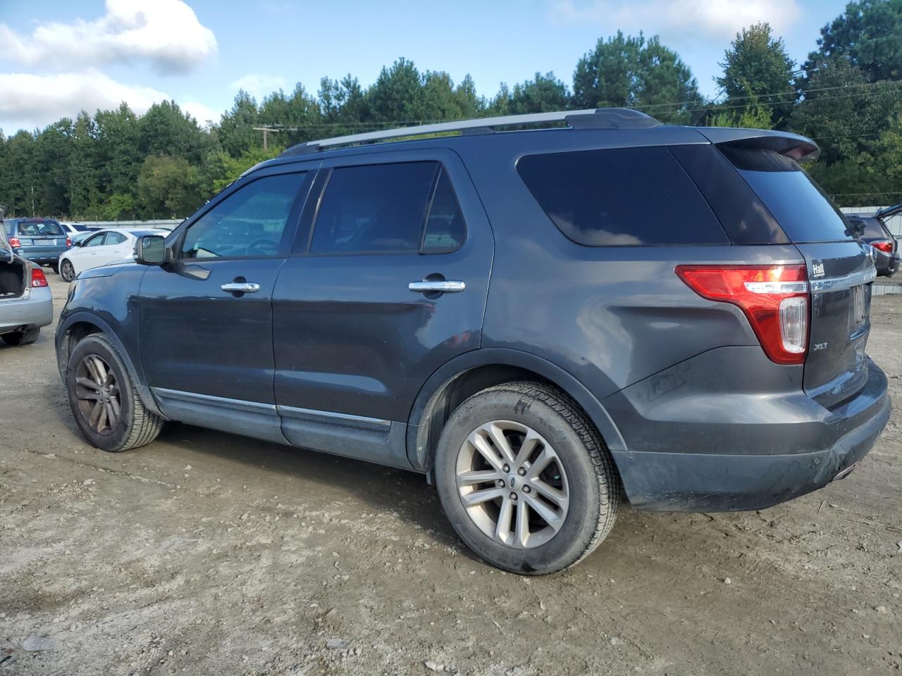 2015 Ford Explorer - Image 2