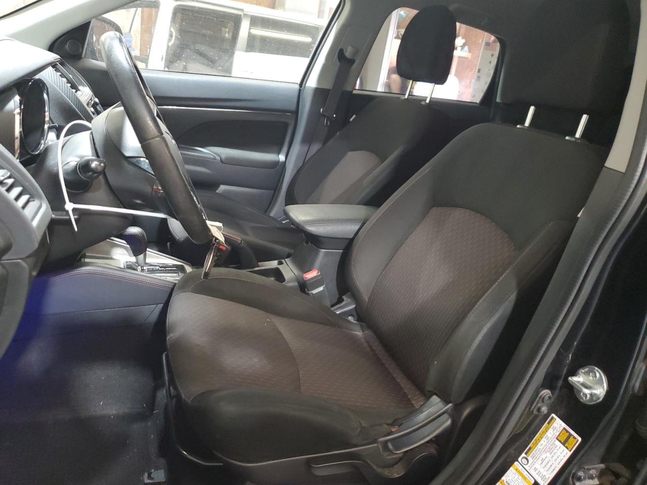 2018 Mitsubishi Outlander - Image 7