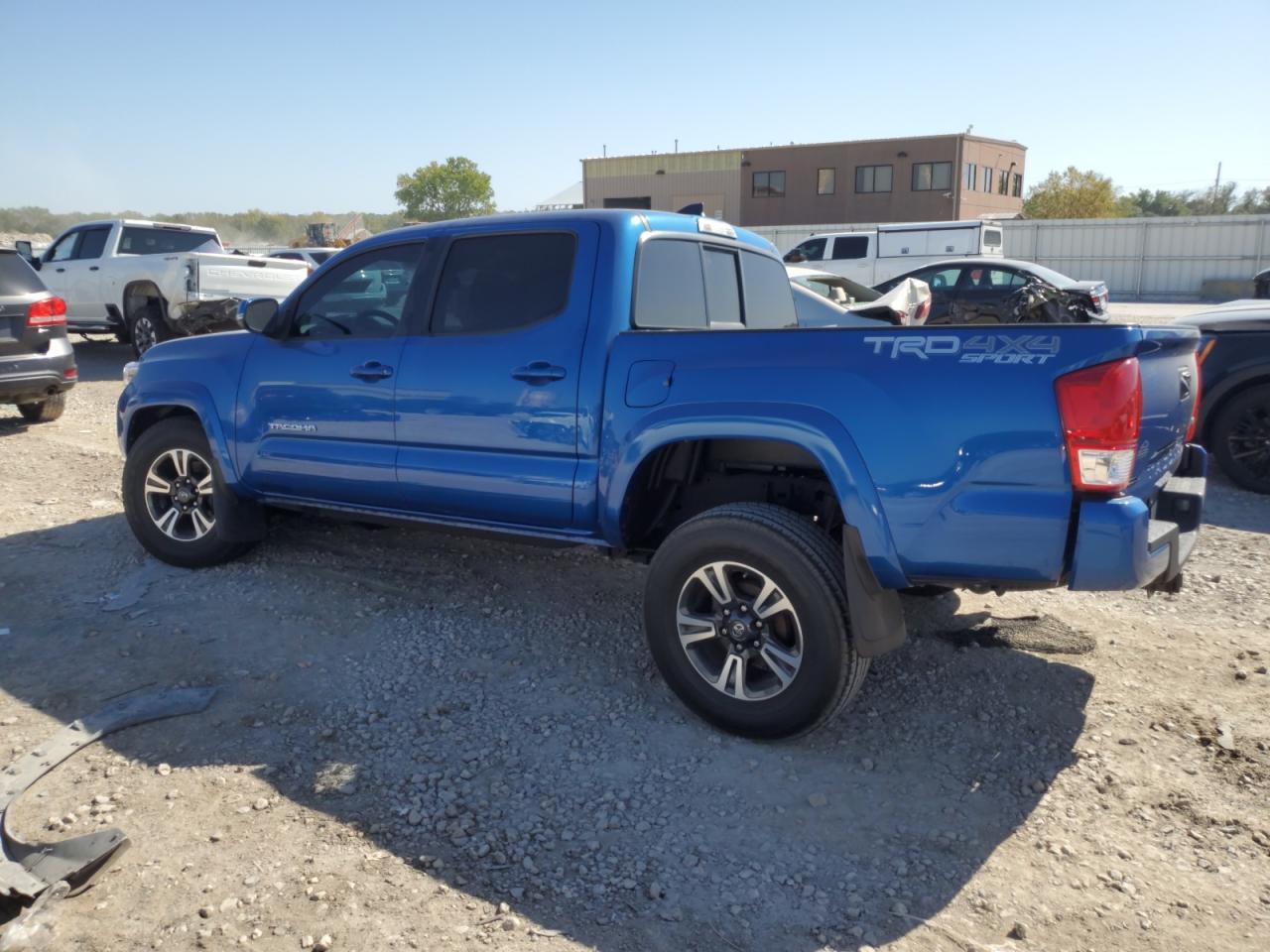 VIN 3TMCZ5AN9GM006946 2016 TOYOTA TACOMA no.2