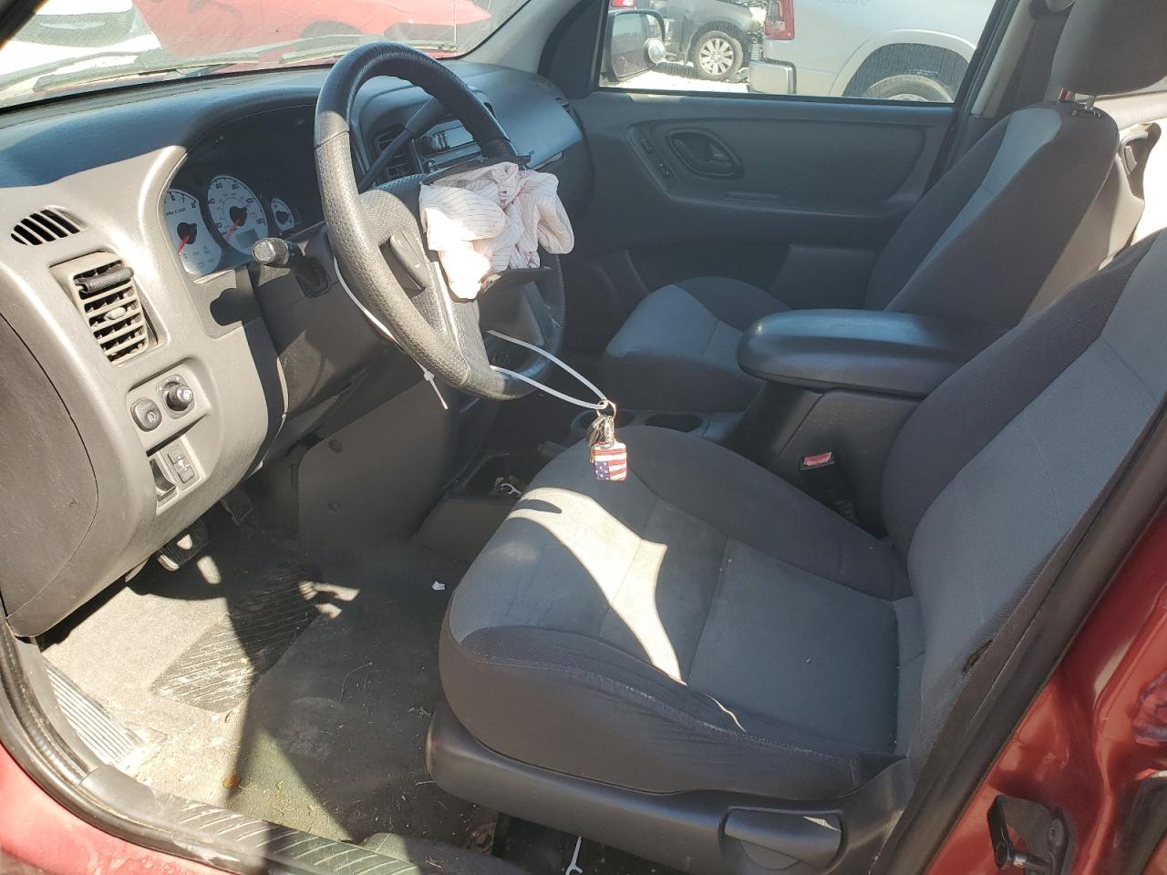 2004 Ford Escape - Image 7
