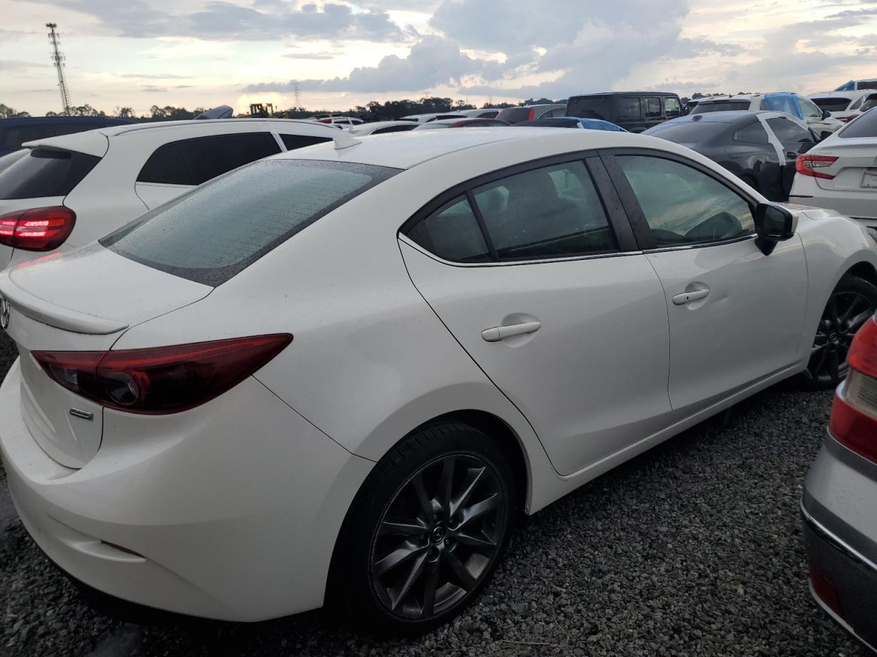 2018 Mazda 3 - Image 3