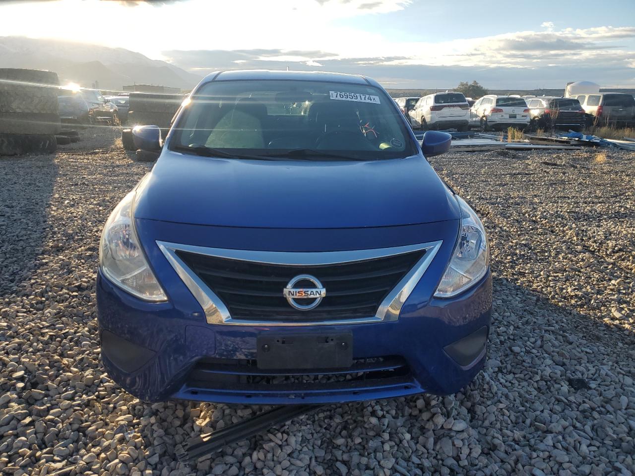 2015 Nissan Versa - Image 5