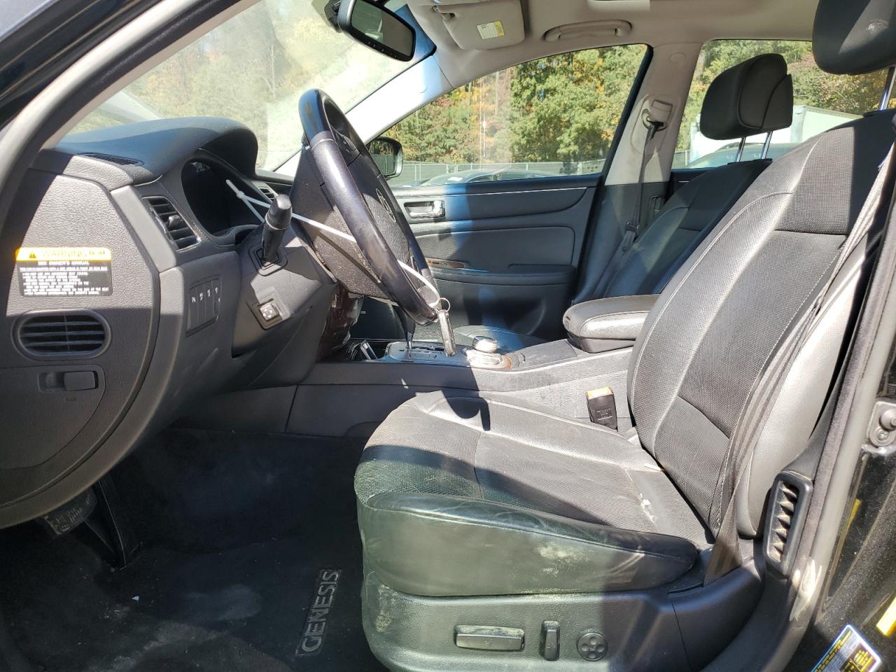 2009 Hyundai Genesis - Image 7