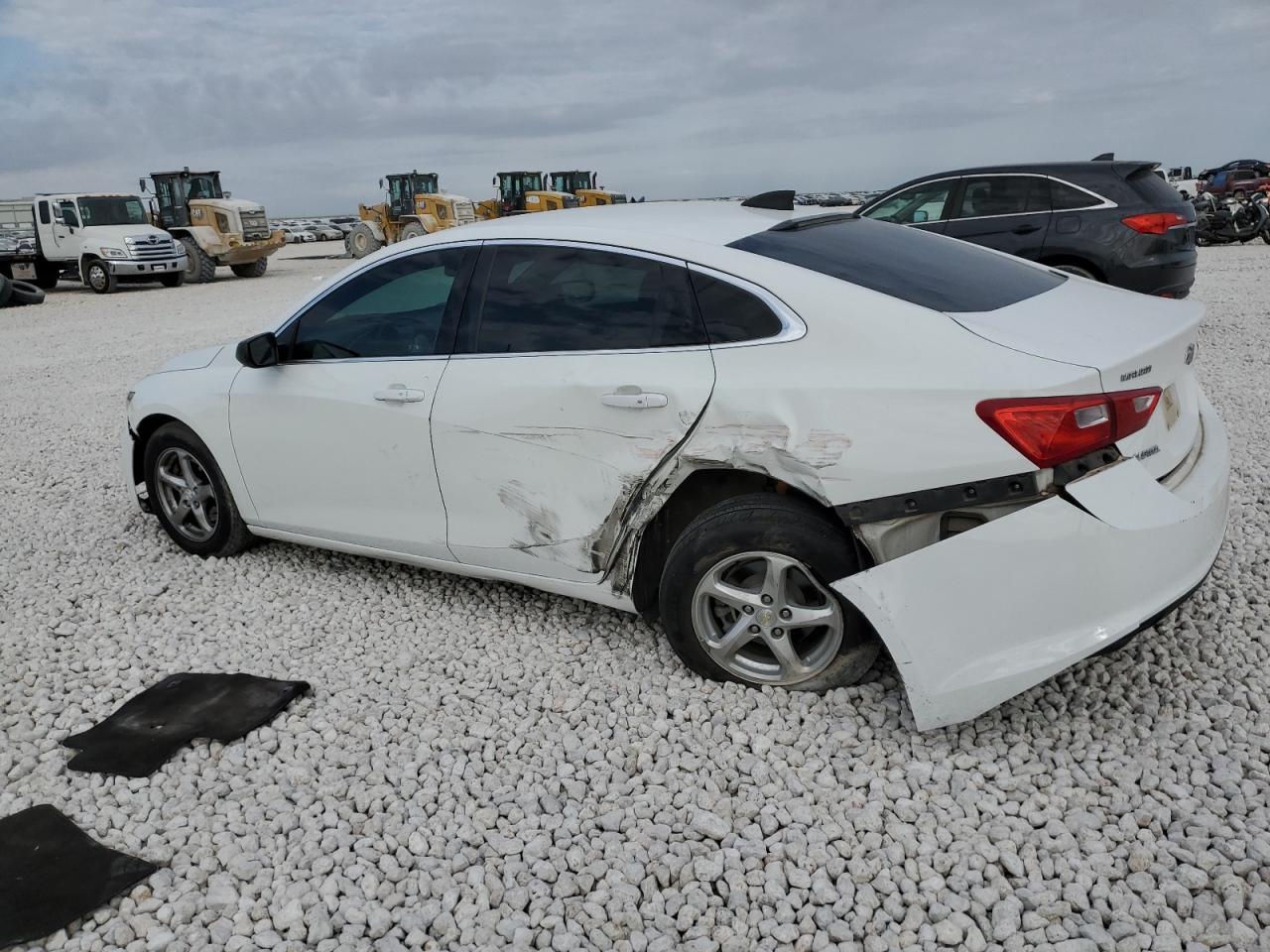 2018 Chevrolet Malibu - Image 2