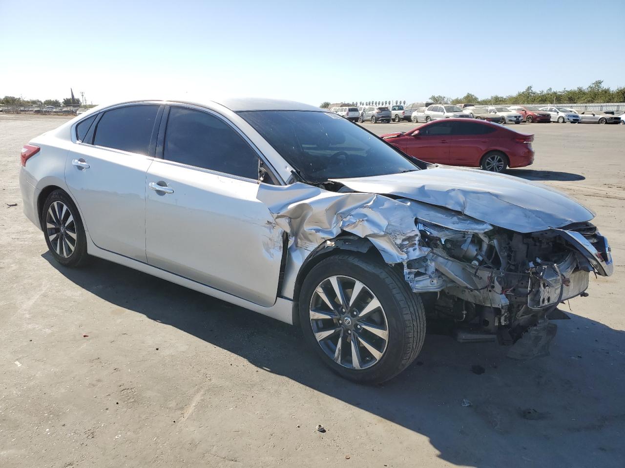 2017 Nissan Altima - Image 4
