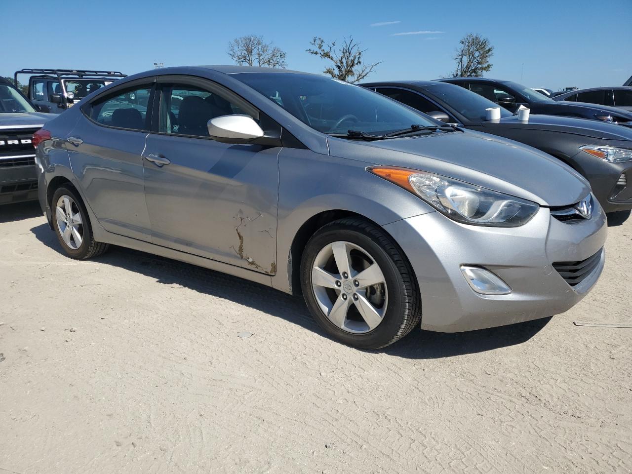 VIN KMHDH4AE4DU924818 2013 HYUNDAI ELANTRA no.4