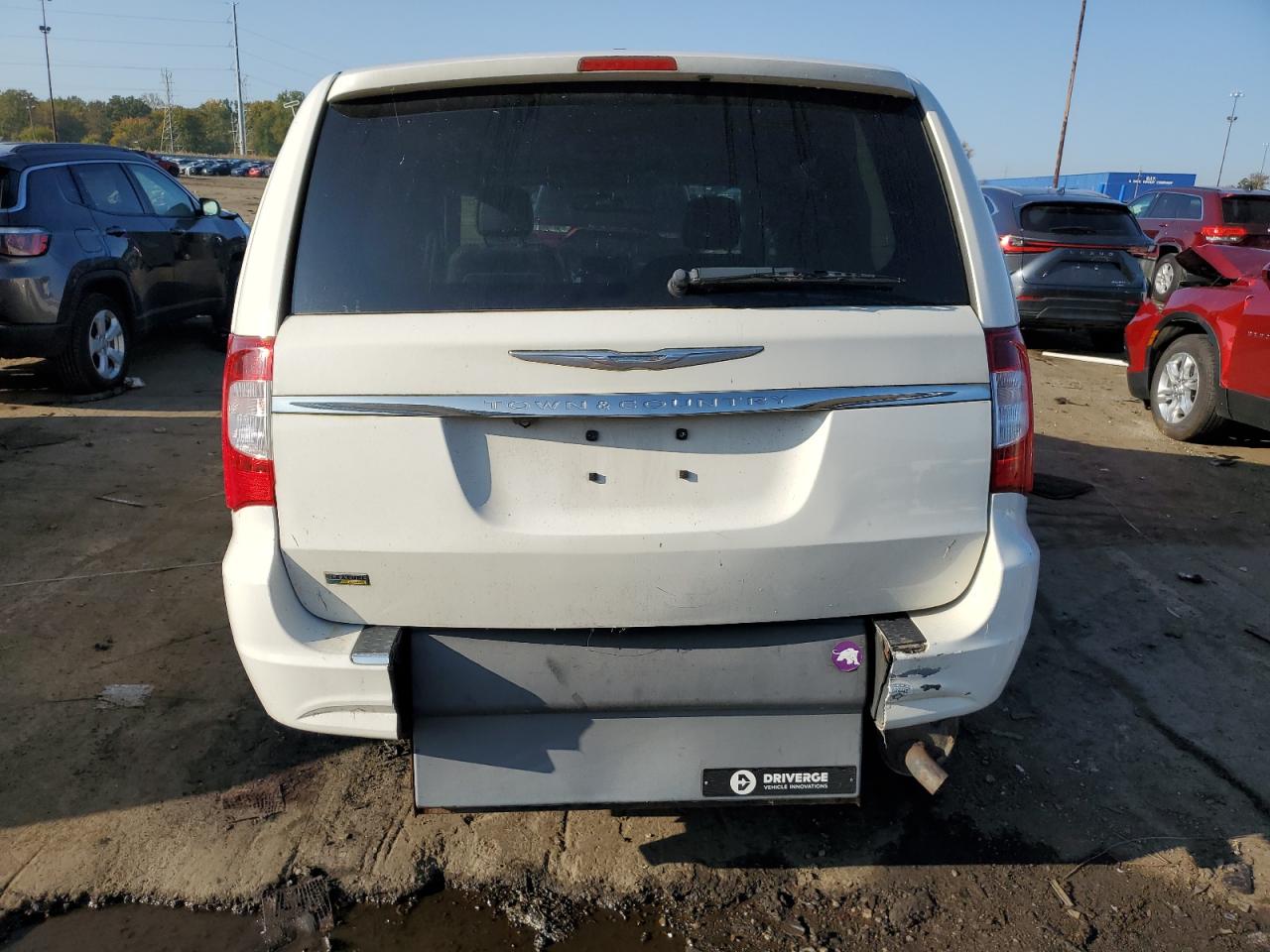 2013 Chrysler Town & Country Touring VIN: 2C4RC1BG4DR630923 Lot: 76677624