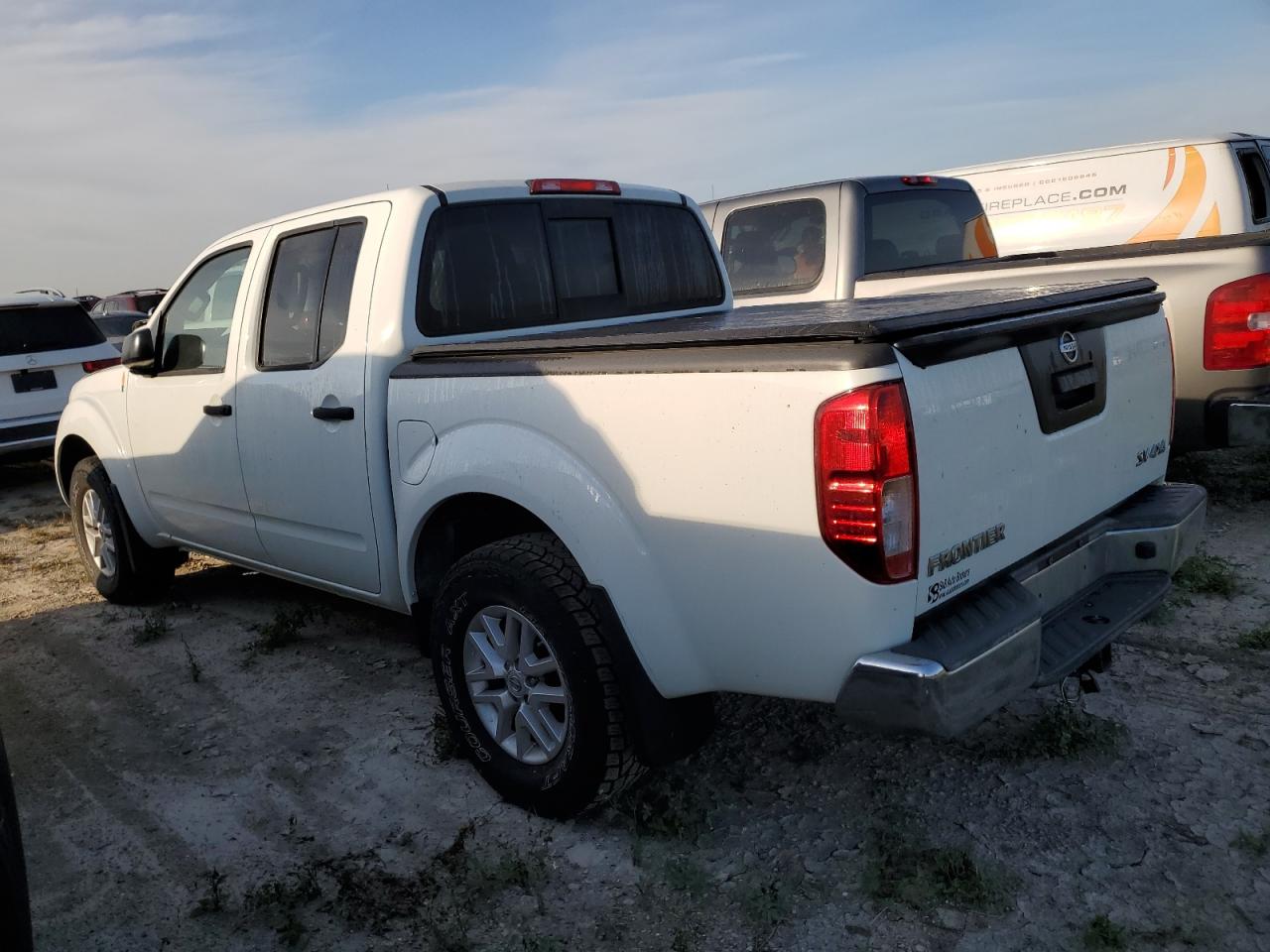 2014 Nissan Navara (Frontier) - Image 2
