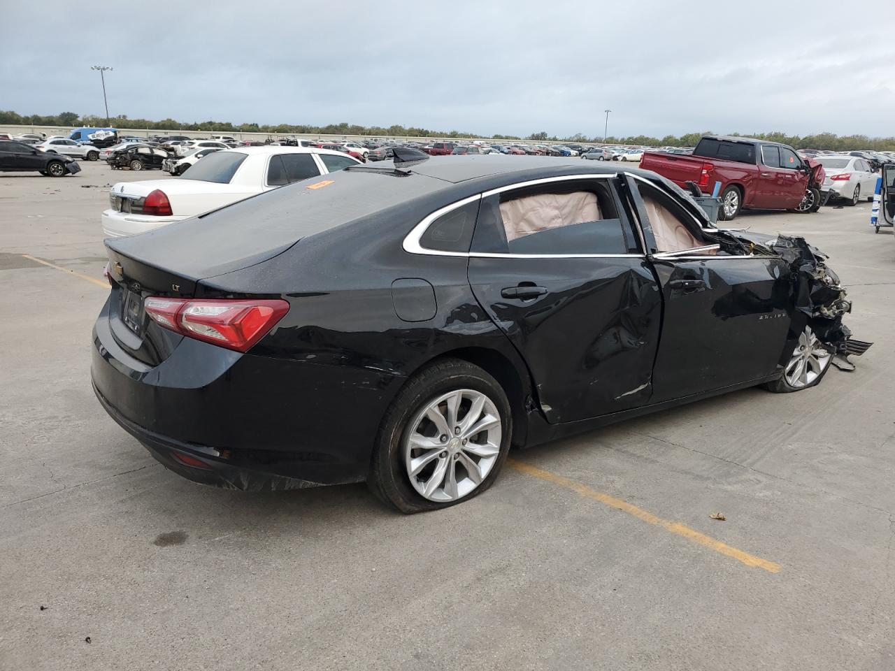 2019 Chevrolet Malibu - Image 3